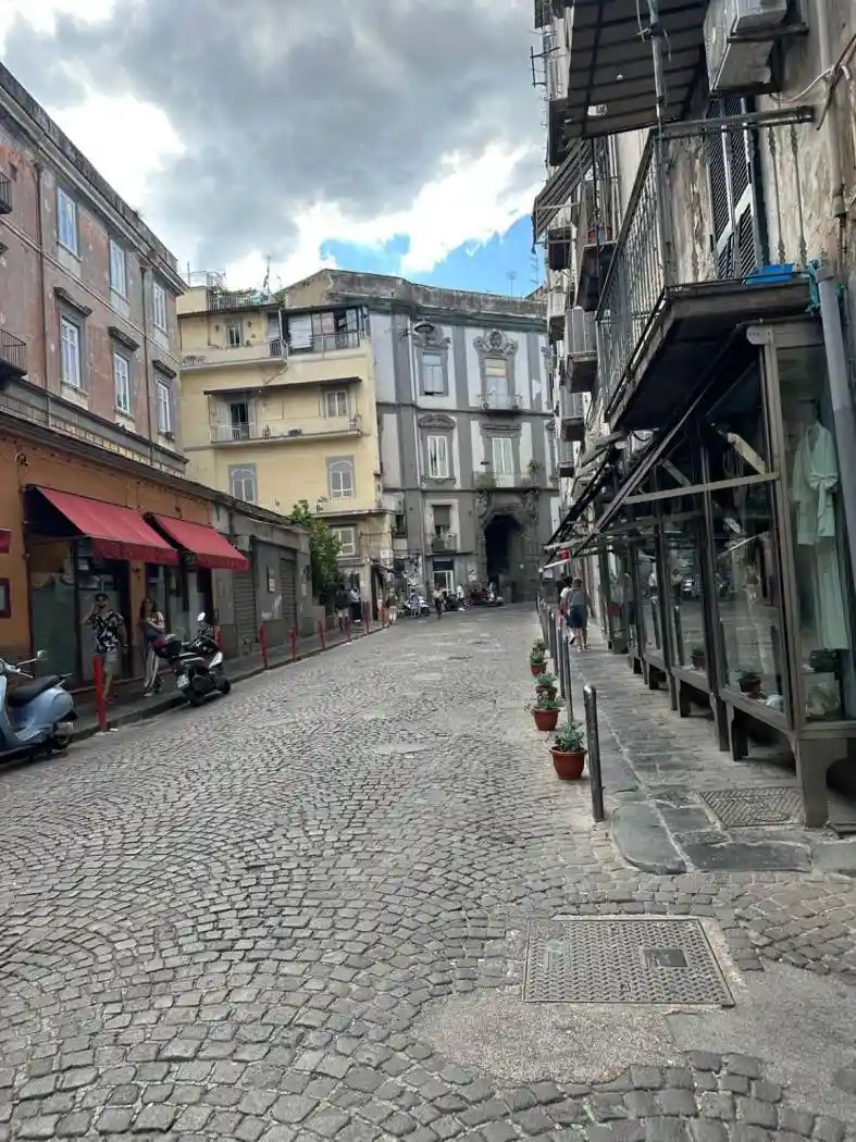 Appartamento in vendita a Napoli