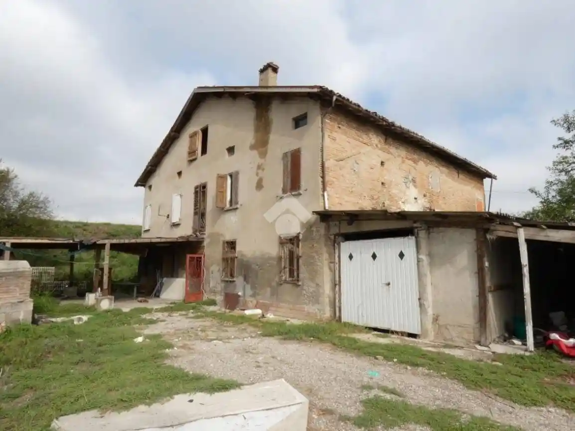 Casa indipendente in vendita a Bagnolo in Piano
