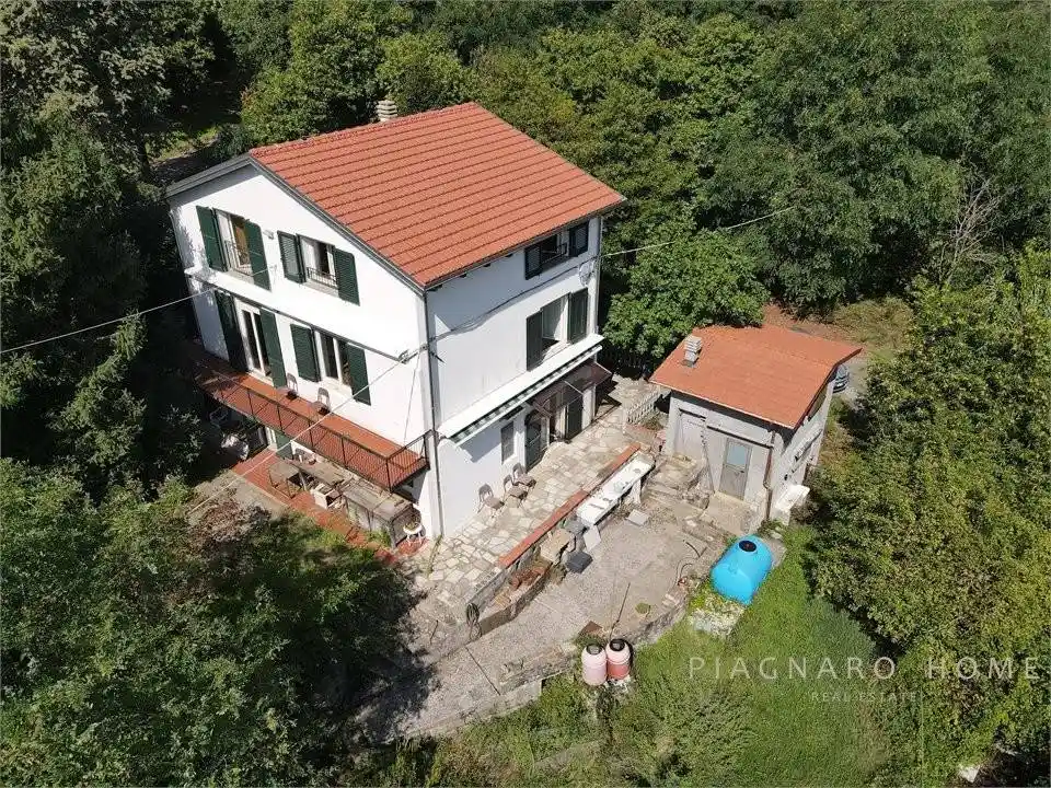 Casa indipendente in vendita a Calice al Cornoviglio