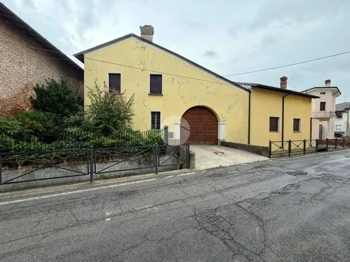 Casa indipendente in vendita a Borgo San Giacomo