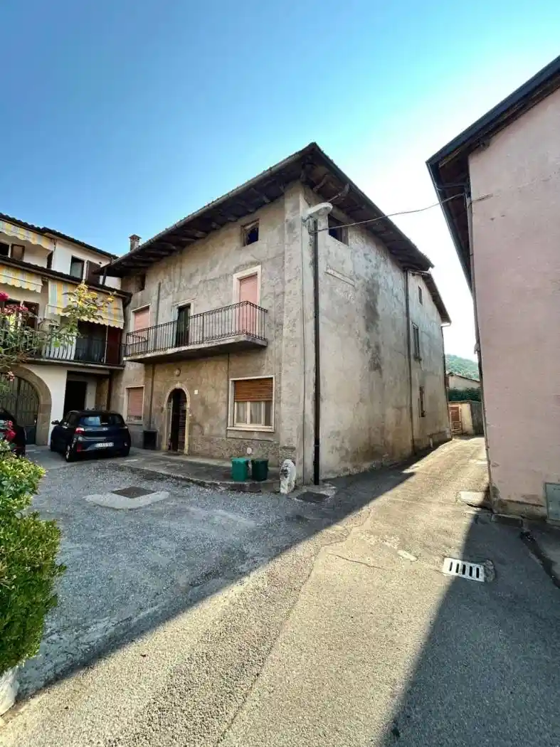 Palazzo - Edificio in vendita a Cenate Sopra