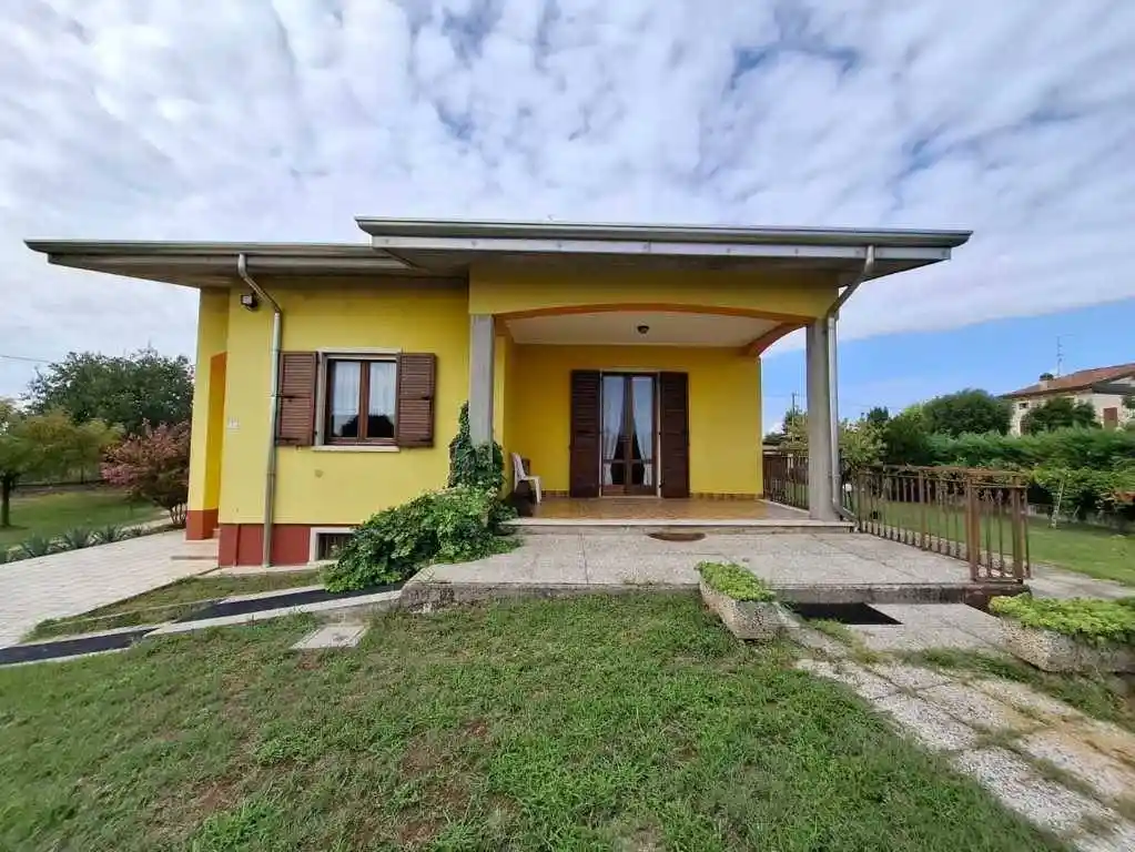 Villa in vendita a Villafranca di Verona