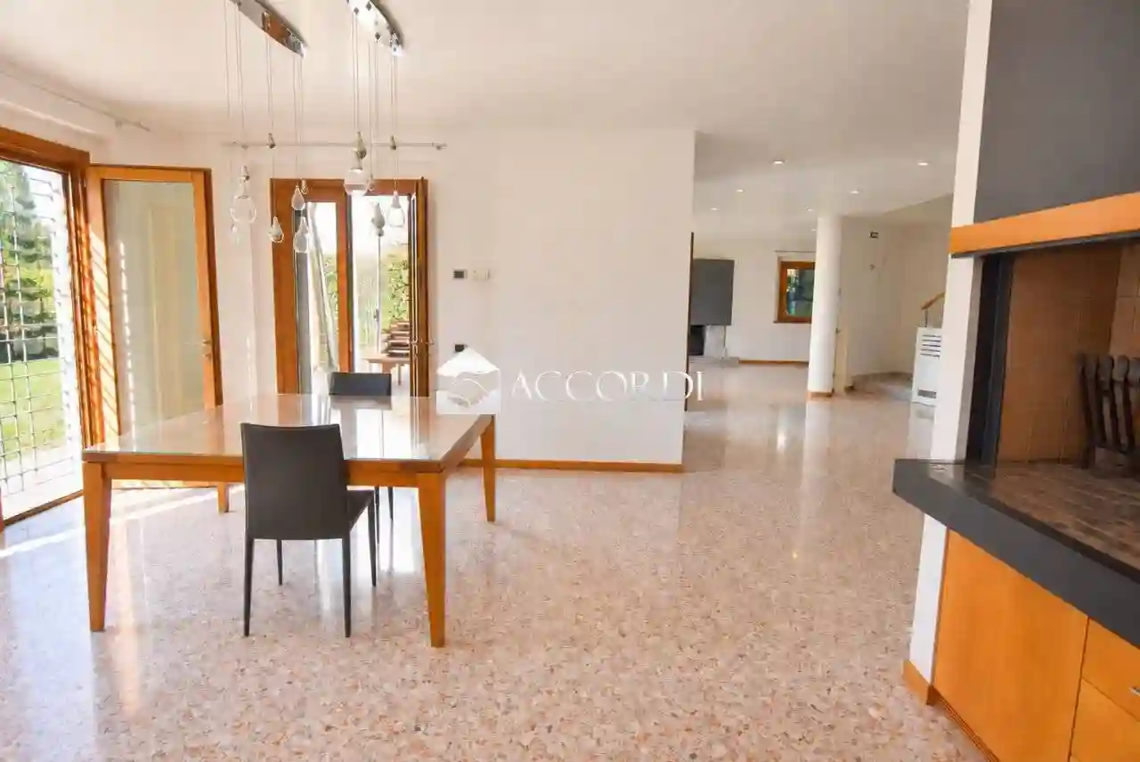 Villa - foto 5