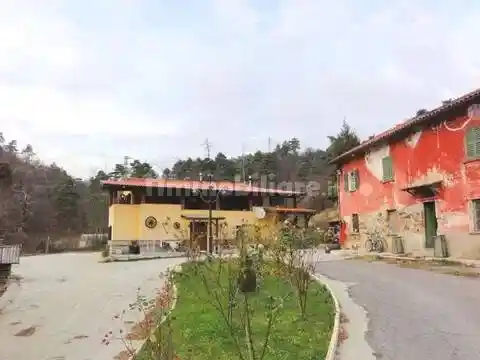 Rustico - Casale in vendita a Cairo Montenotte
