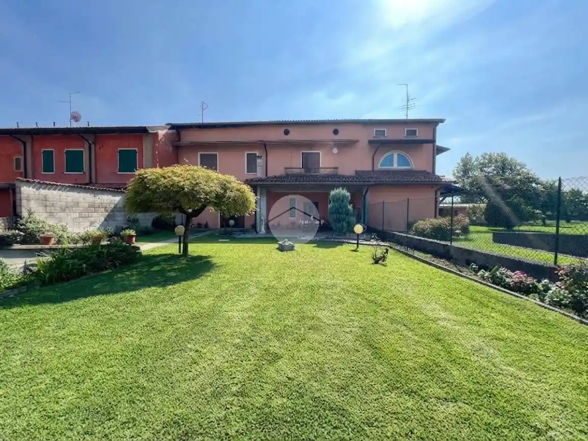 Villa in vendita a Castrezzato