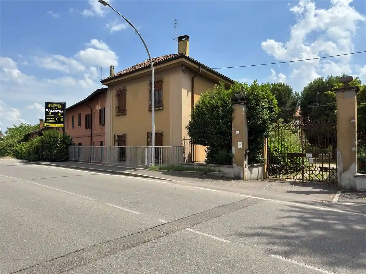 Palazzo - Edificio in vendita a Peschiera Borromeo