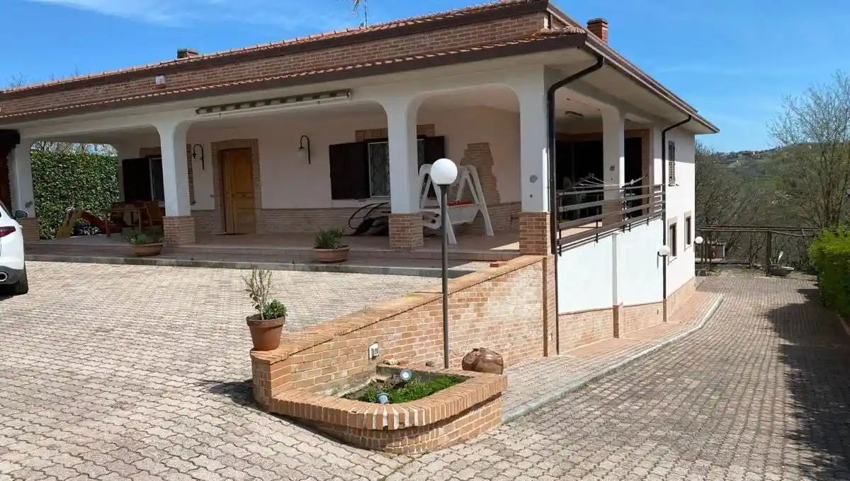 Villa in vendita a Ceppaloni
