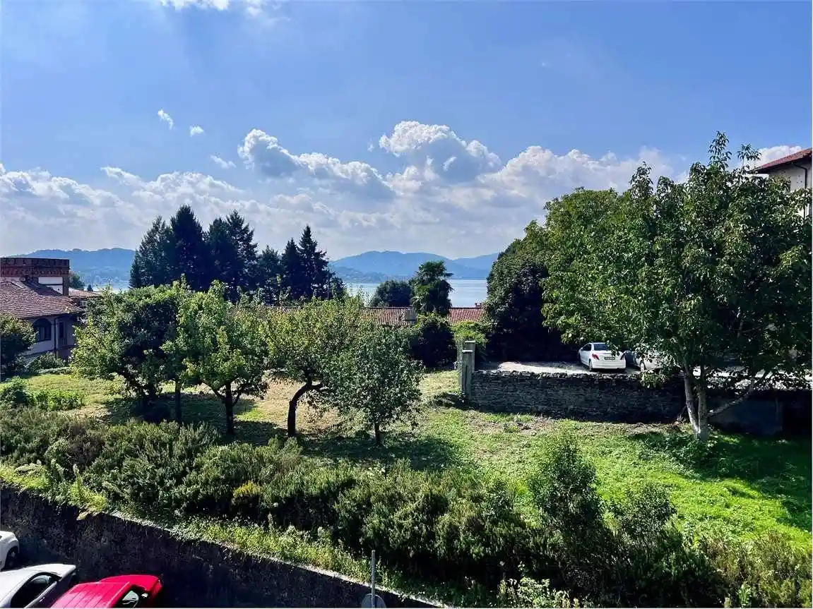 Appartamento in vendita a Ispra