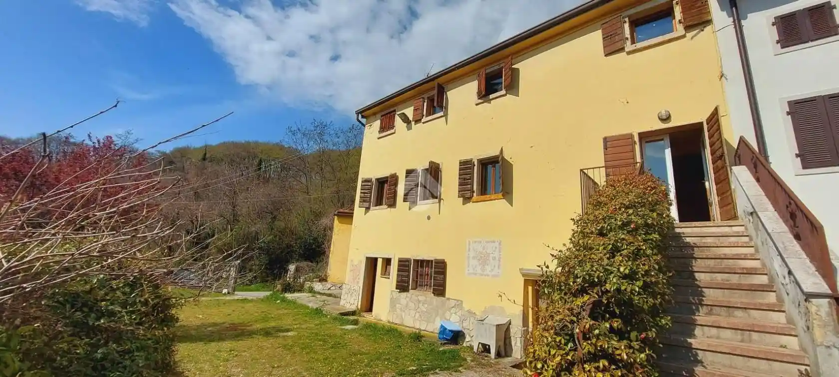 Appartamento in vendita a Caprino Veronese