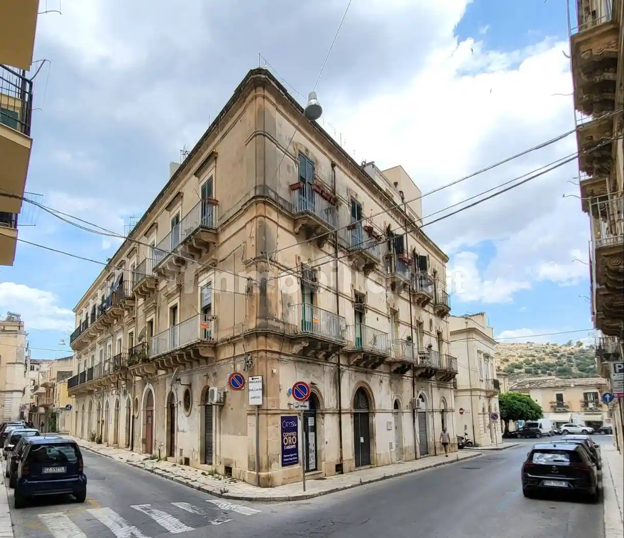 Palazzo - Edificio in vendita a Scicli