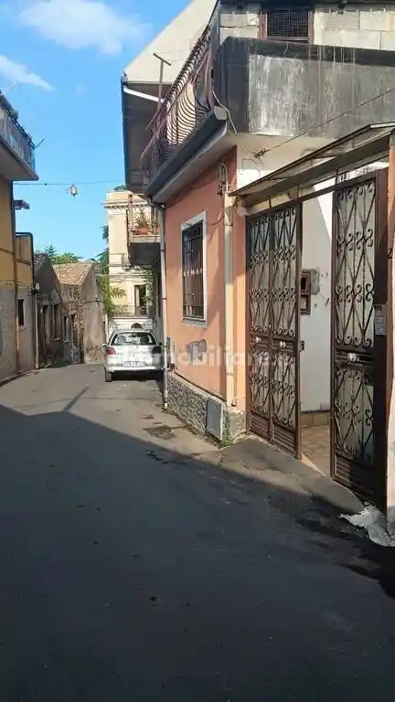 Casa indipendente in vendita a Aci Sant'Antonio