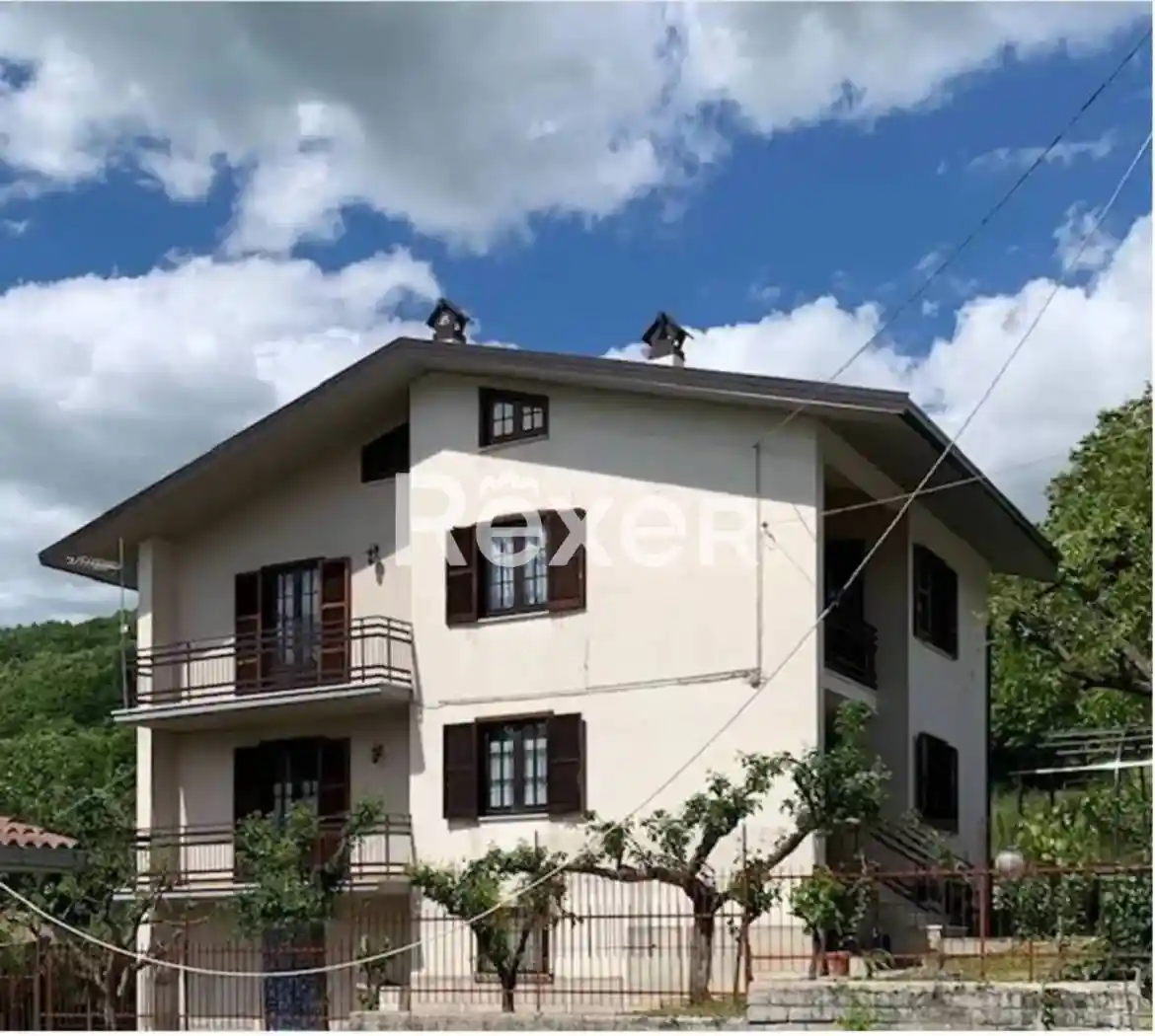 Villa in vendita a Montereale