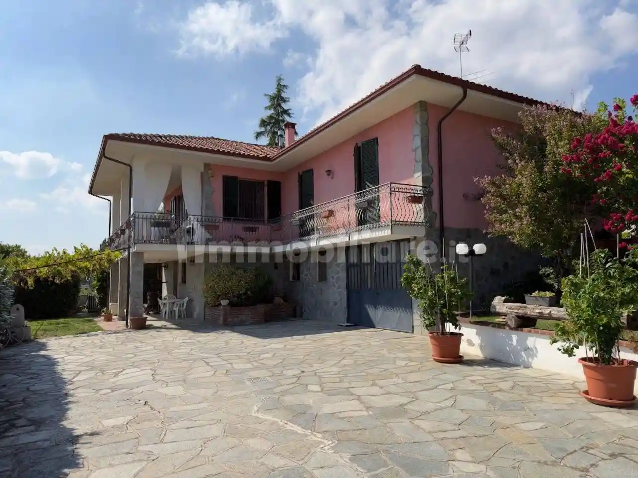 Villa in vendita a Pietra Marazzi