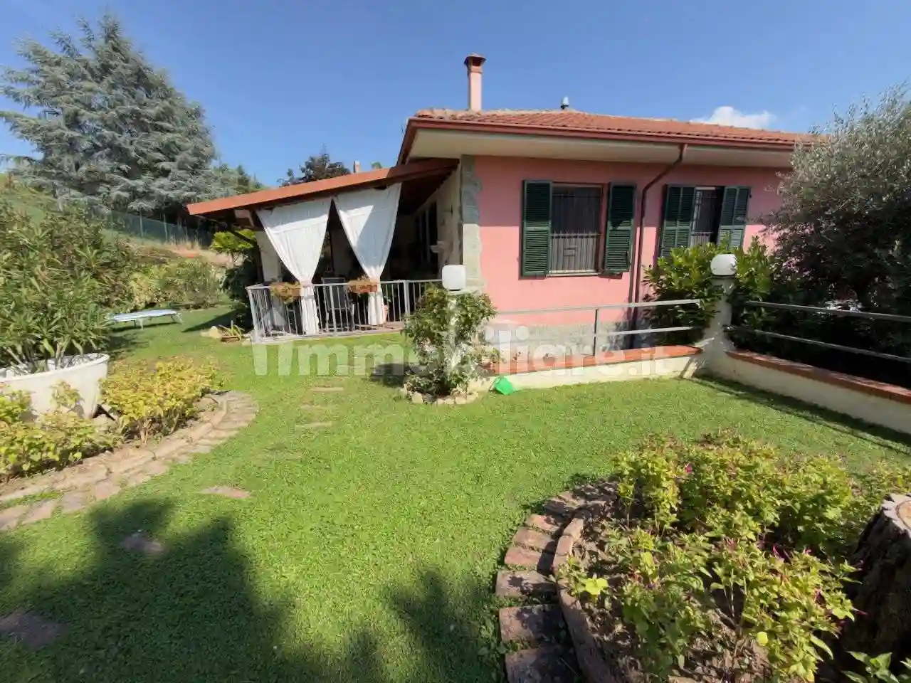 Villa - foto 2
