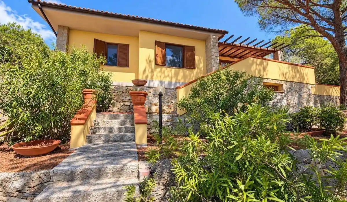 Villa in vendita a Campo nell'Elba