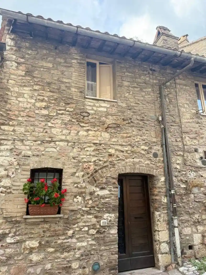 Casa indipendente in vendita a Assisi