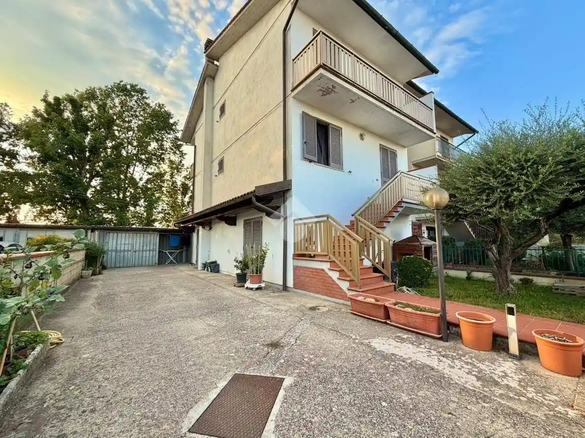 Casa indipendente in vendita a Quarrata