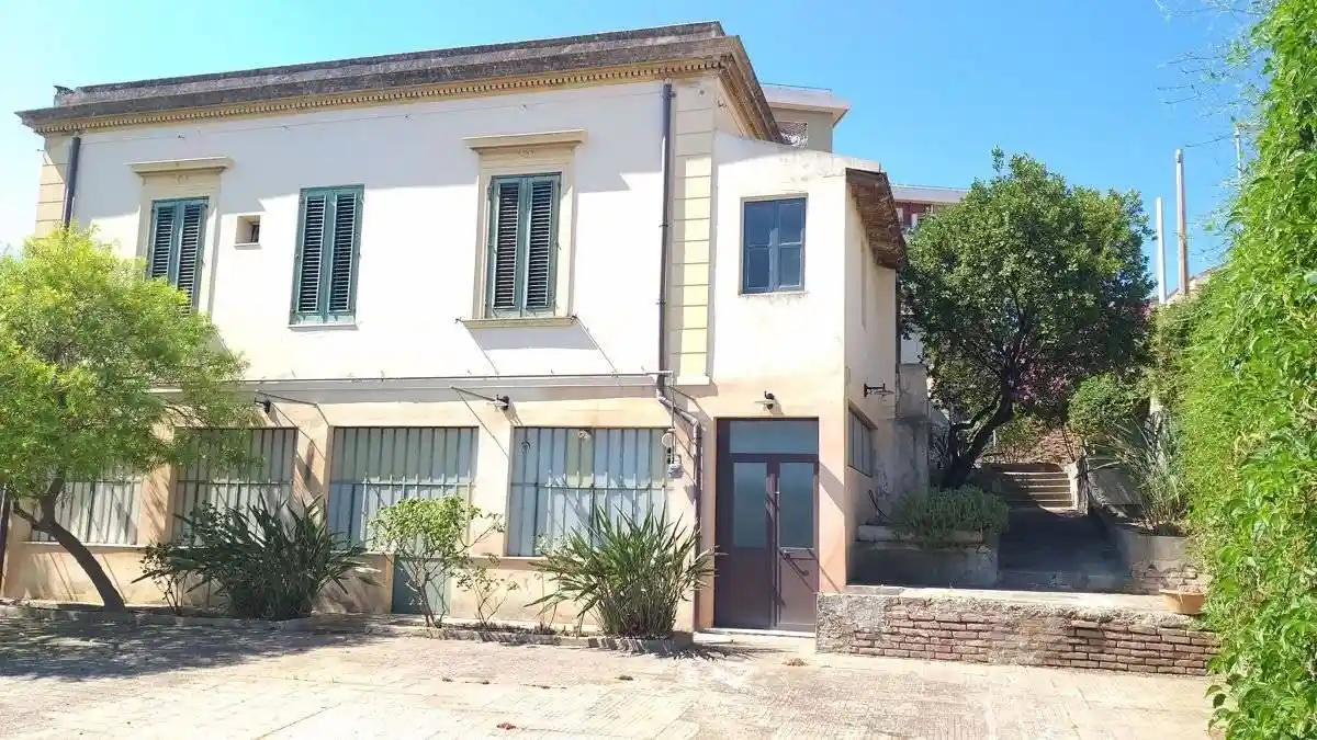 Palazzo - Edificio in vendita a Messina