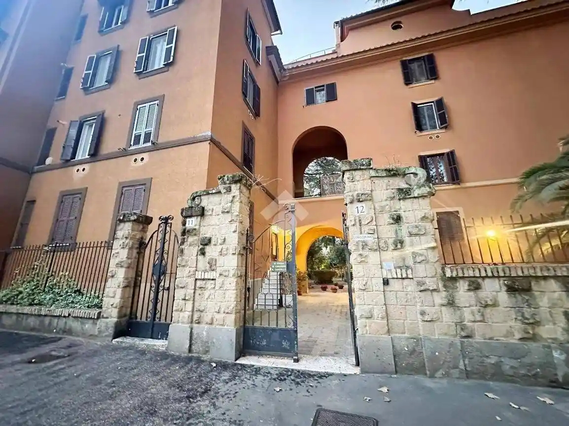 Appartamento in vendita a Roma