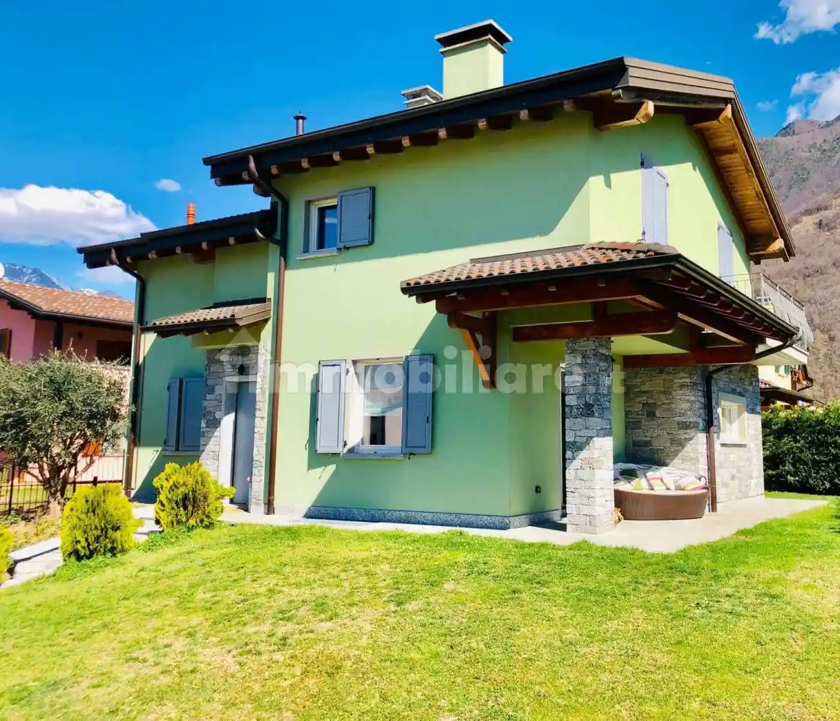 Villa in vendita a Dubino