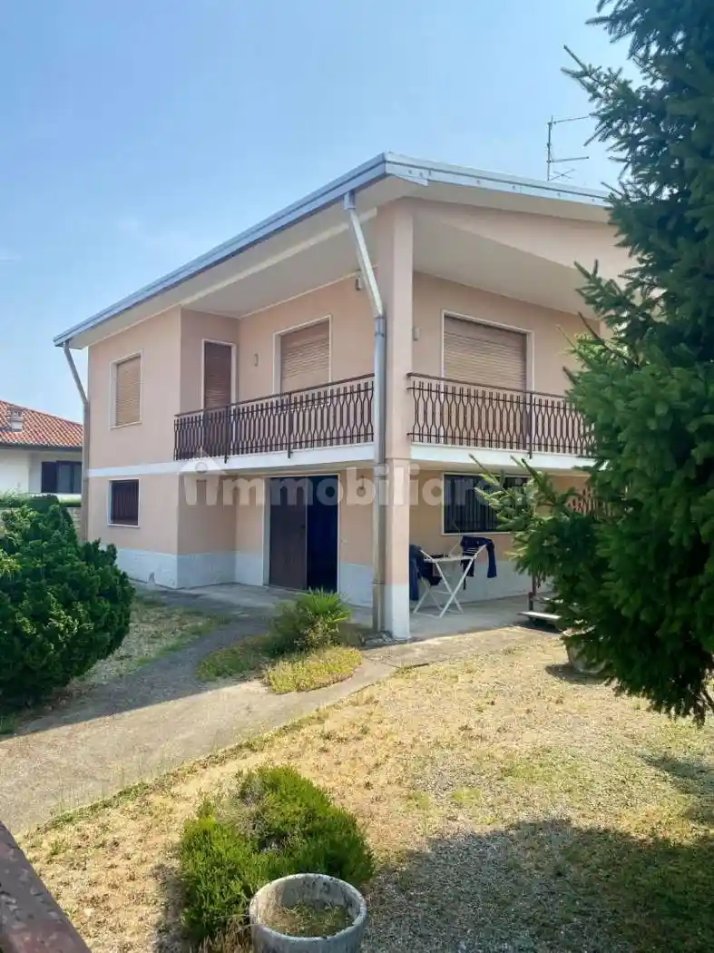 Villa in vendita a Lonate Pozzolo