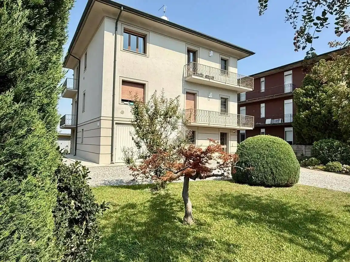 Appartamento in vendita a Casirate d'Adda