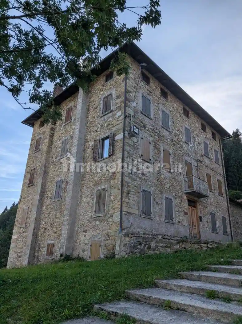 Palazzo - Edificio in vendita a Vigo di Cadore