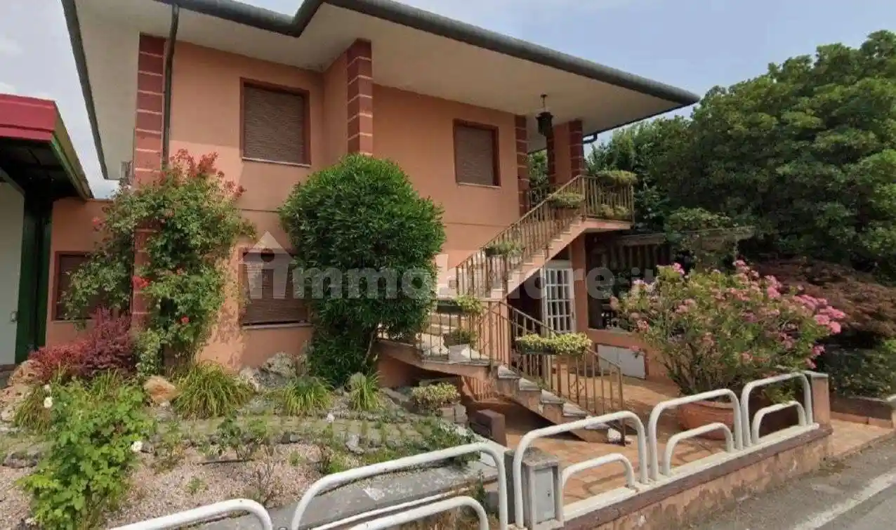Villa in vendita a Rosà