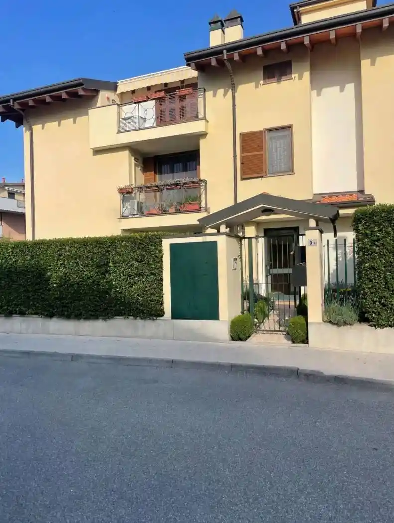 Appartamento in vendita a Carugate