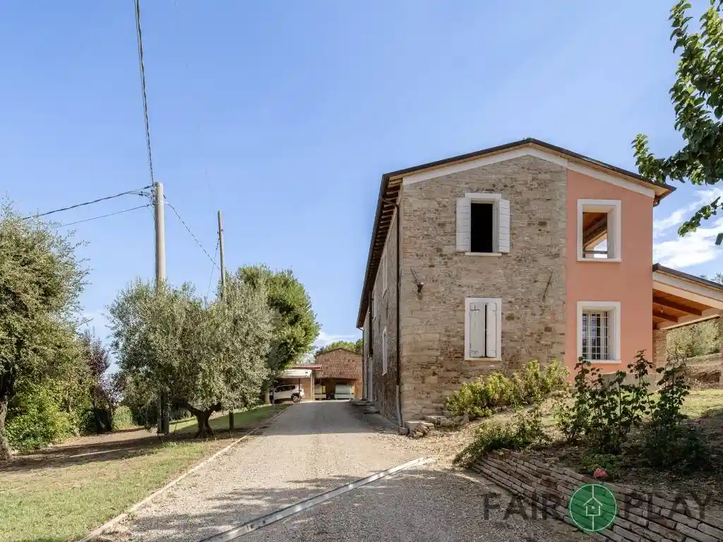 Casa indipendente in vendita a Castrocaro Terme e Terra del Sole