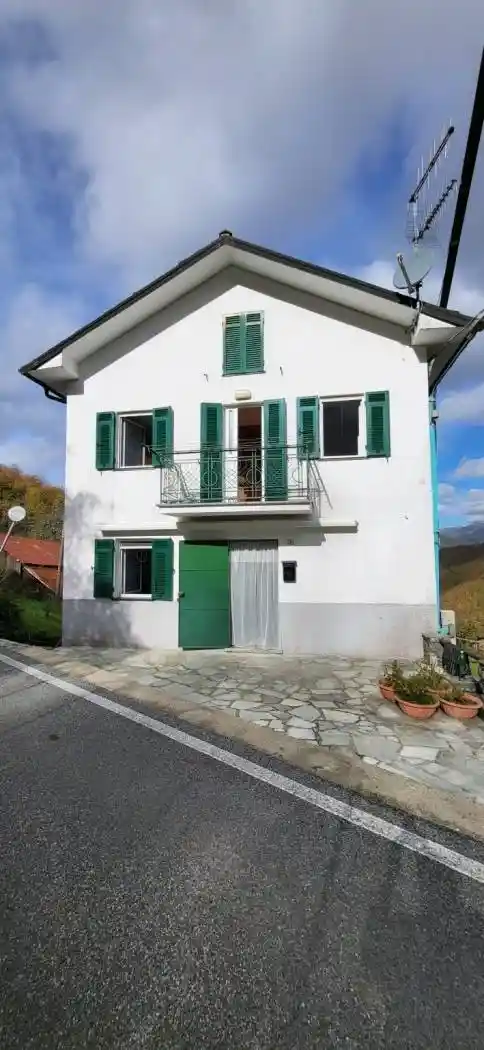Casa indipendente in vendita a Fontanigorda
