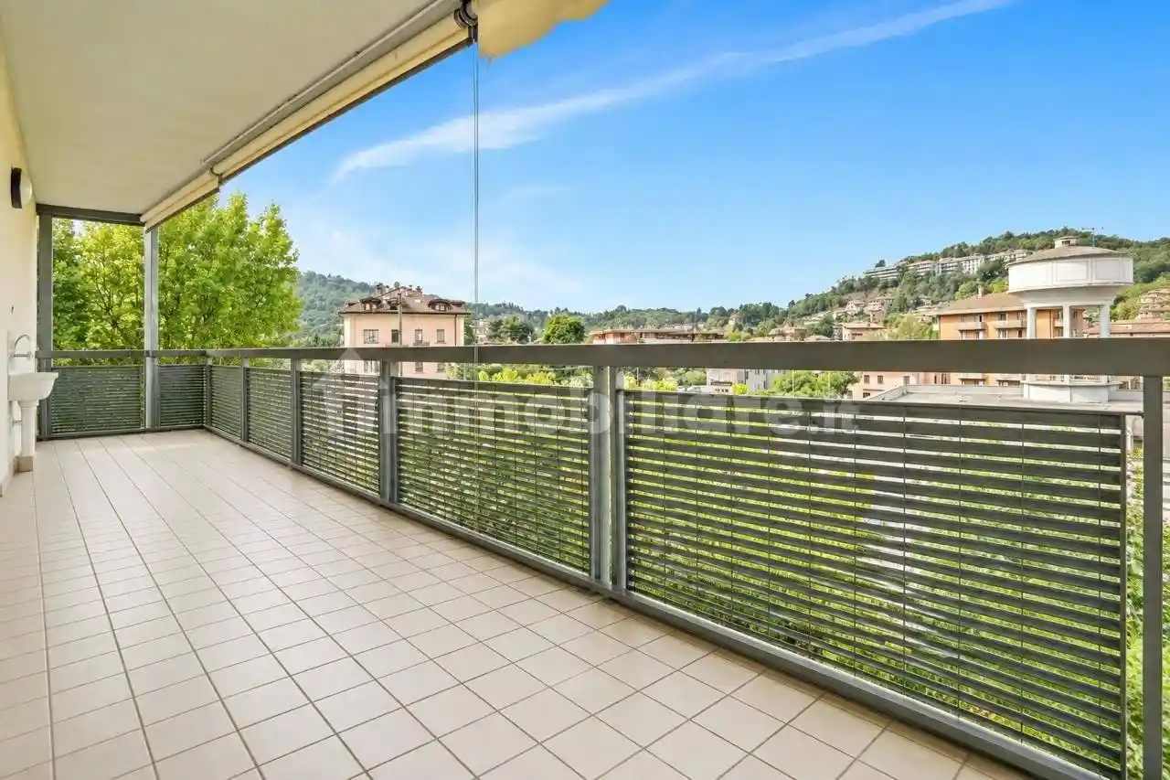 Appartamento in vendita a Laveno-Mombello