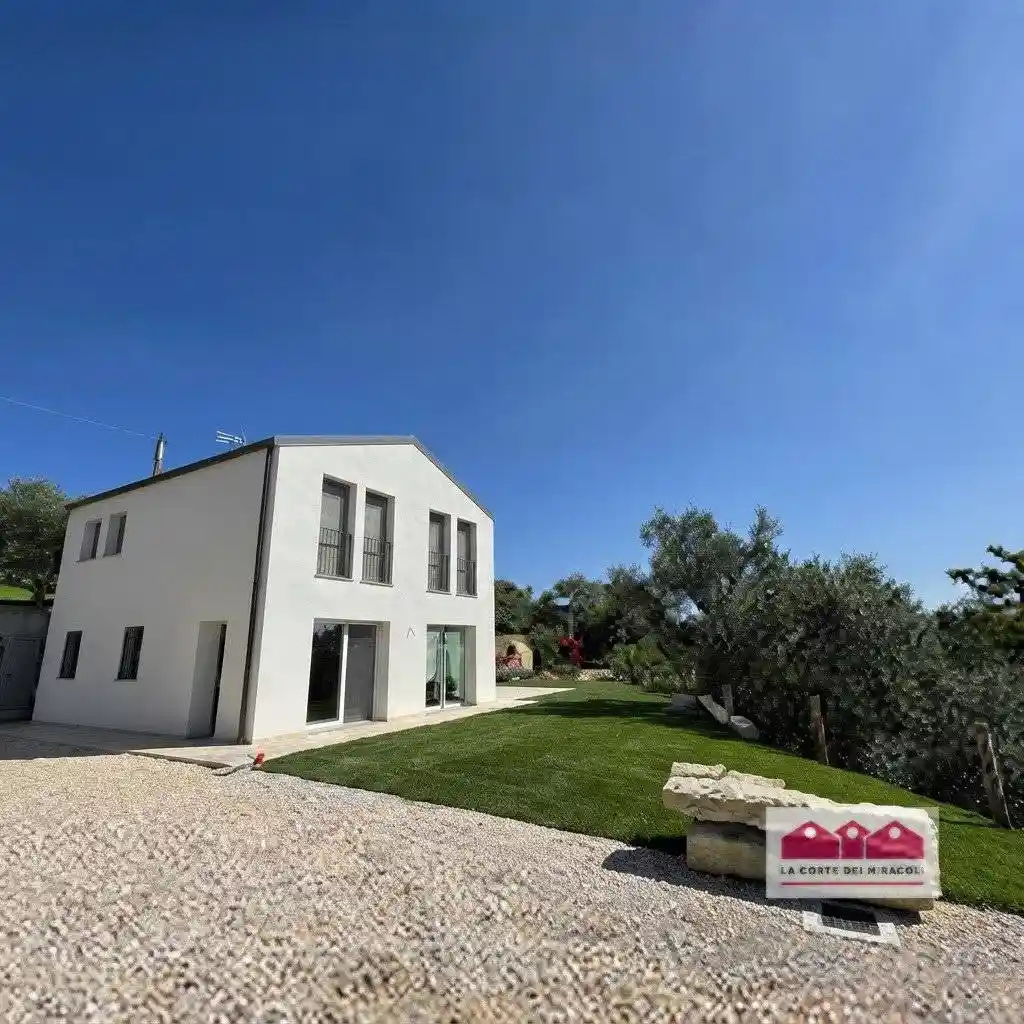 Casa indipendente in affitto a Villaga