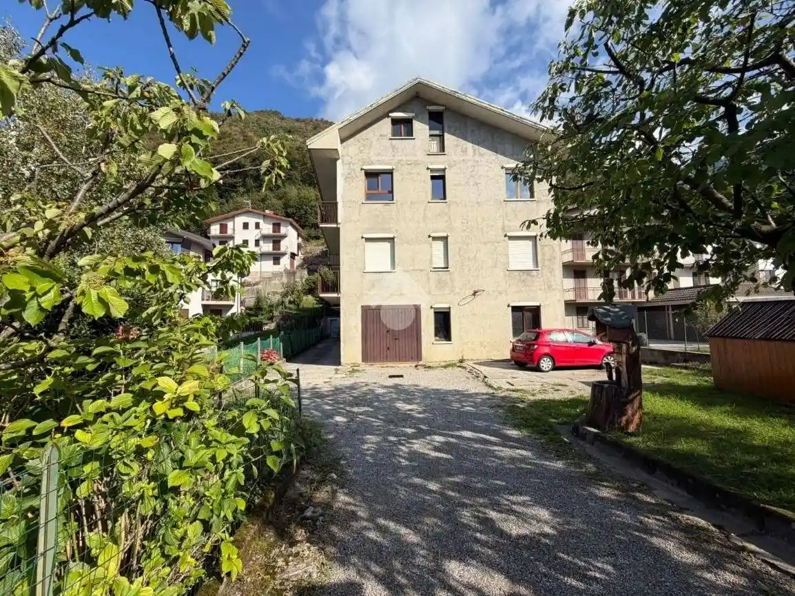 Appartamento in vendita a Carenno
