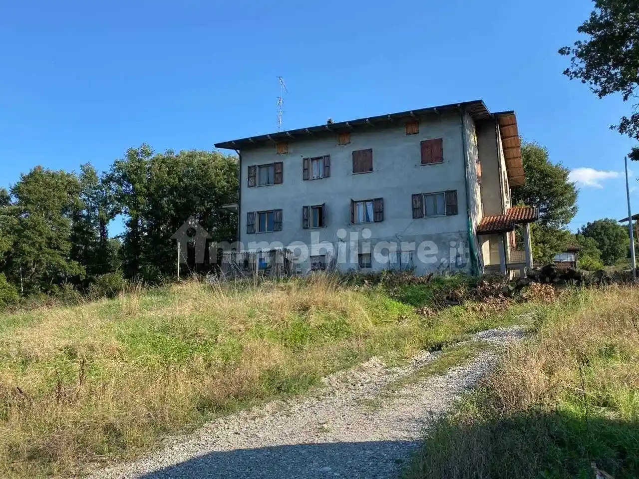 Villa in vendita a Vetto