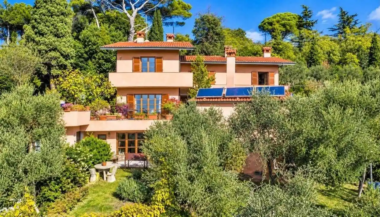 Villa in vendita a Fosdinovo
