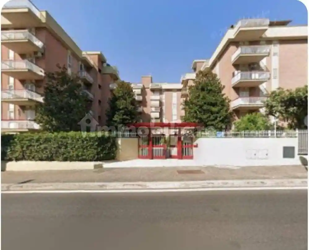 Palazzo - Edificio in vendita a Roma