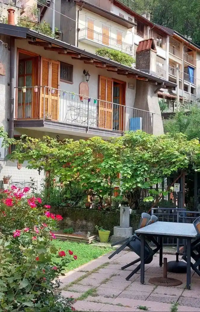 Villa in vendita a Casalzuigno