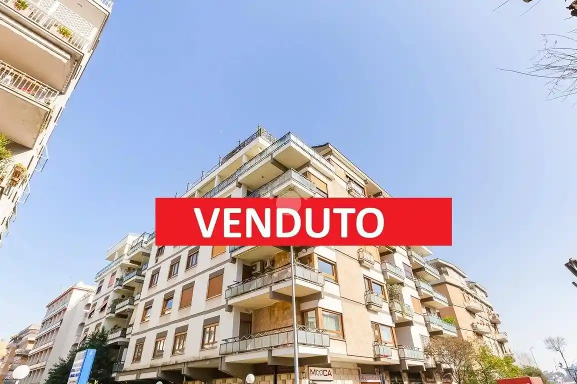 Appartamento in vendita a Roma