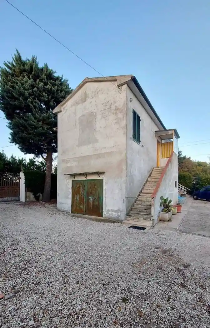 Rustico - Casale in vendita a Ancona