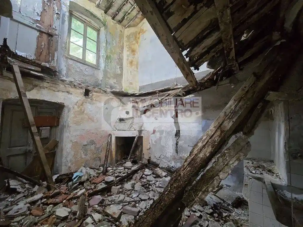 Casa indipendente in vendita a Sarzana