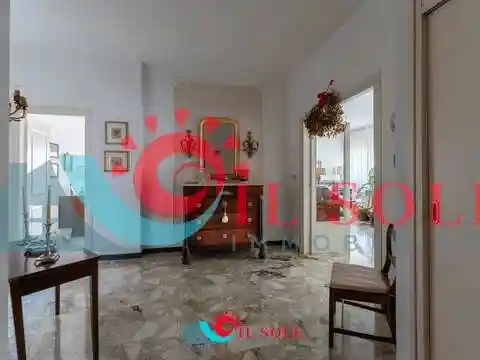 Appartamento in vendita a Livorno