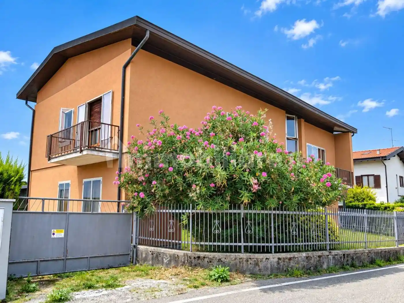 Villa in vendita a Cocquio-Trevisago
