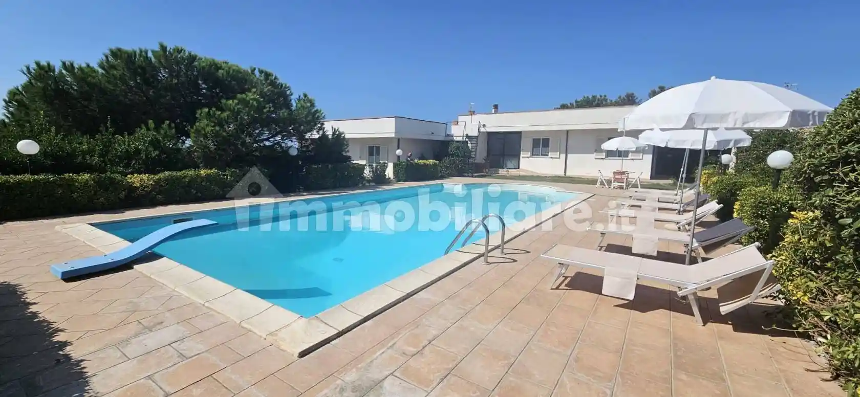 Villa in vendita a Cellole