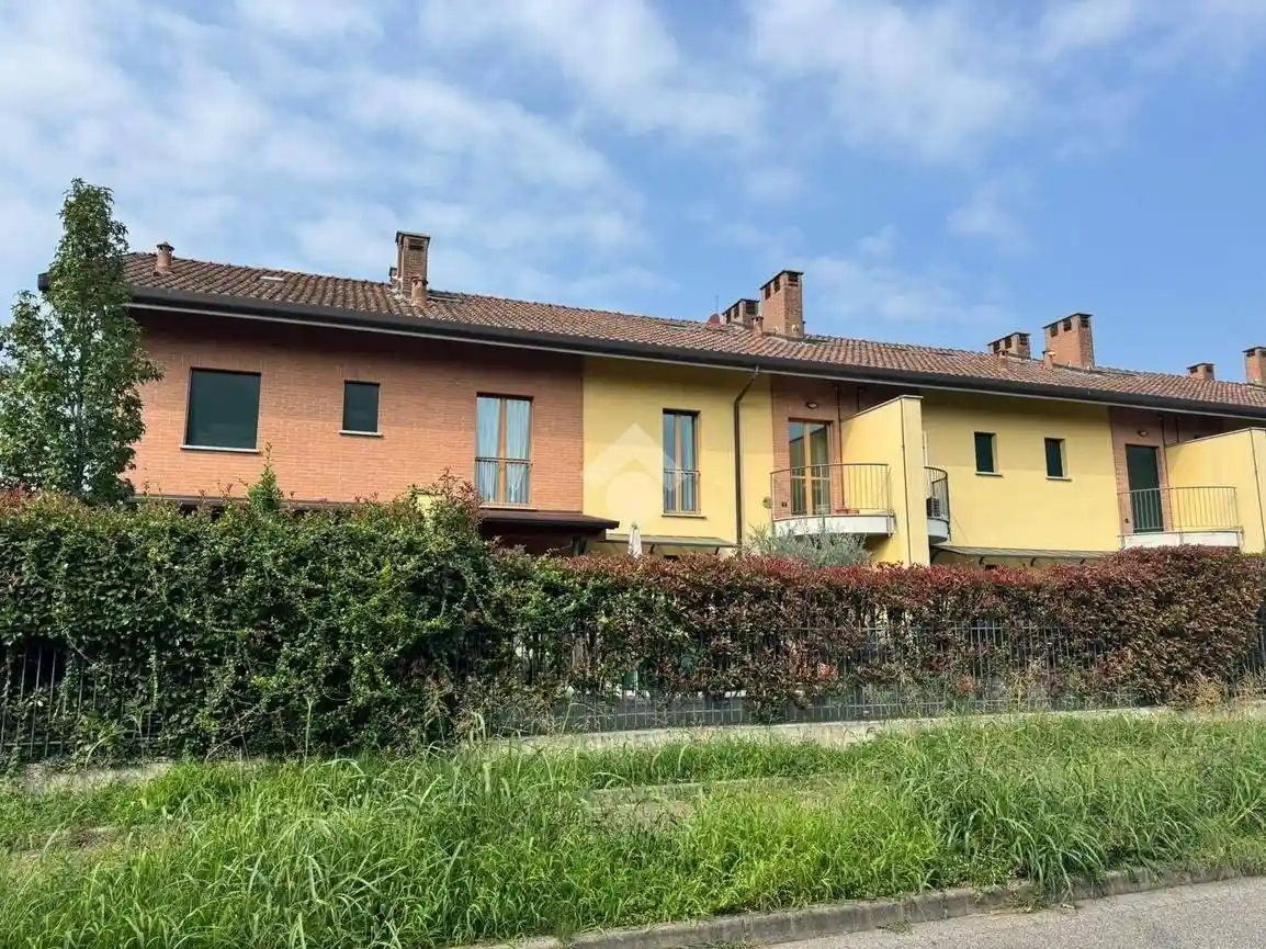 Appartamento in vendita a Lomagna