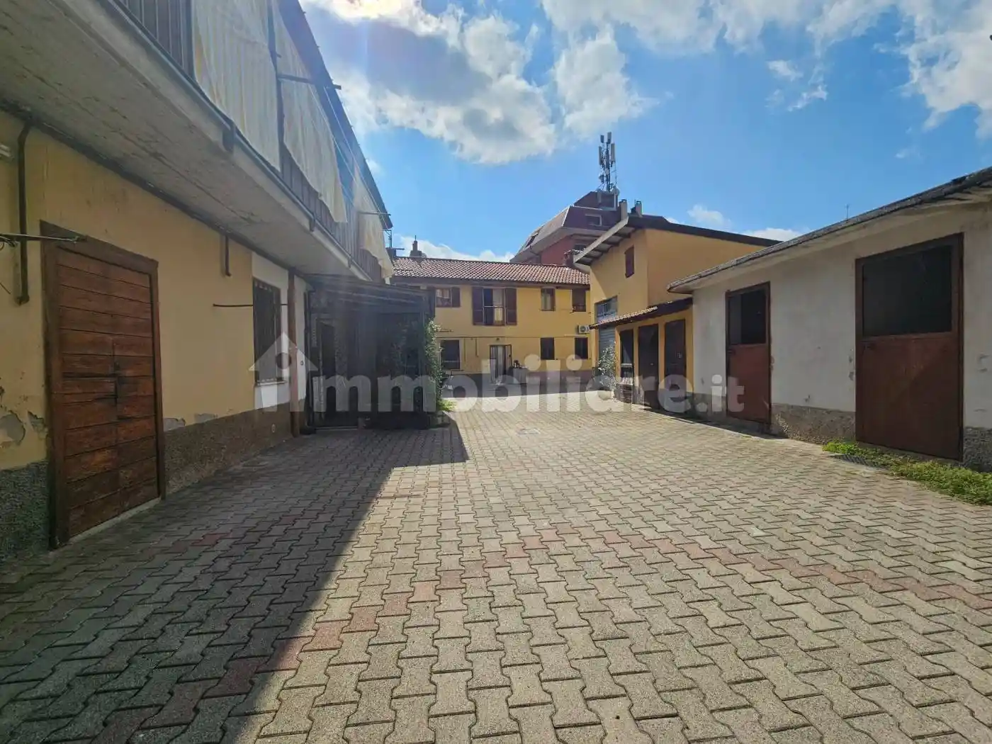 Appartamento in vendita a Locate di Triulzi