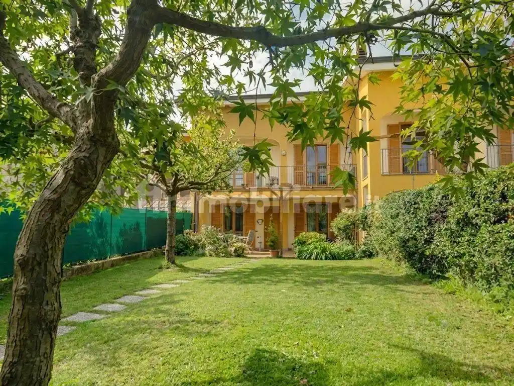 Villetta a schiera in vendita a Romano Canavese