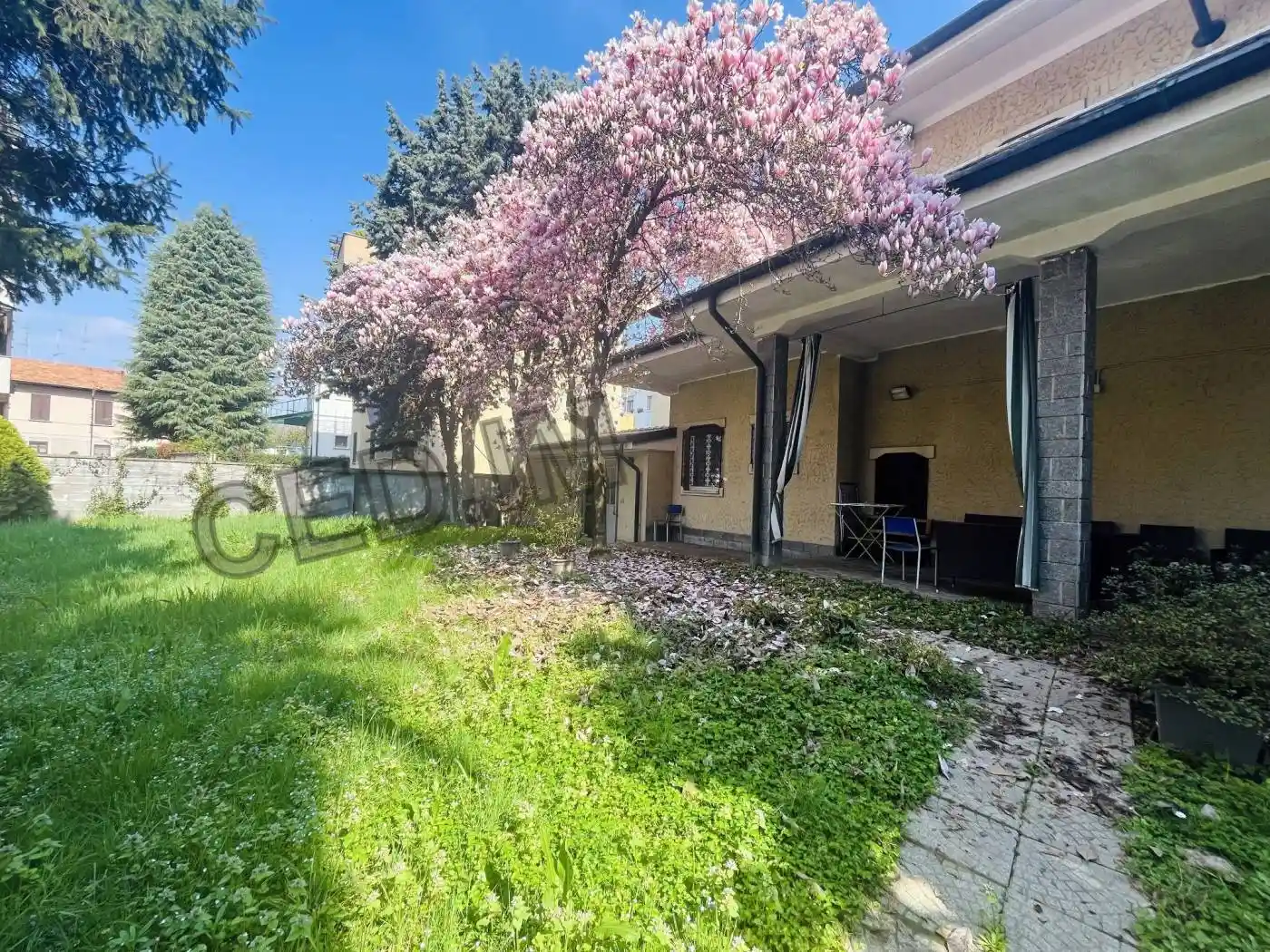 Villa in affitto a Rho