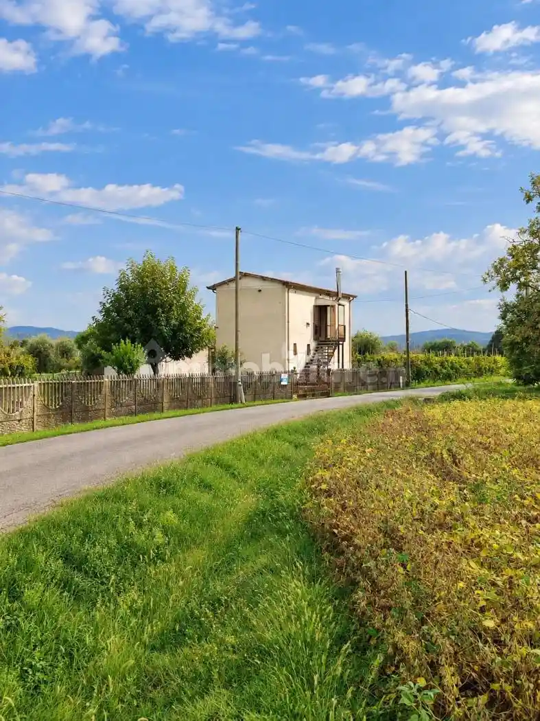 Casa indipendente in vendita a Due Carrare