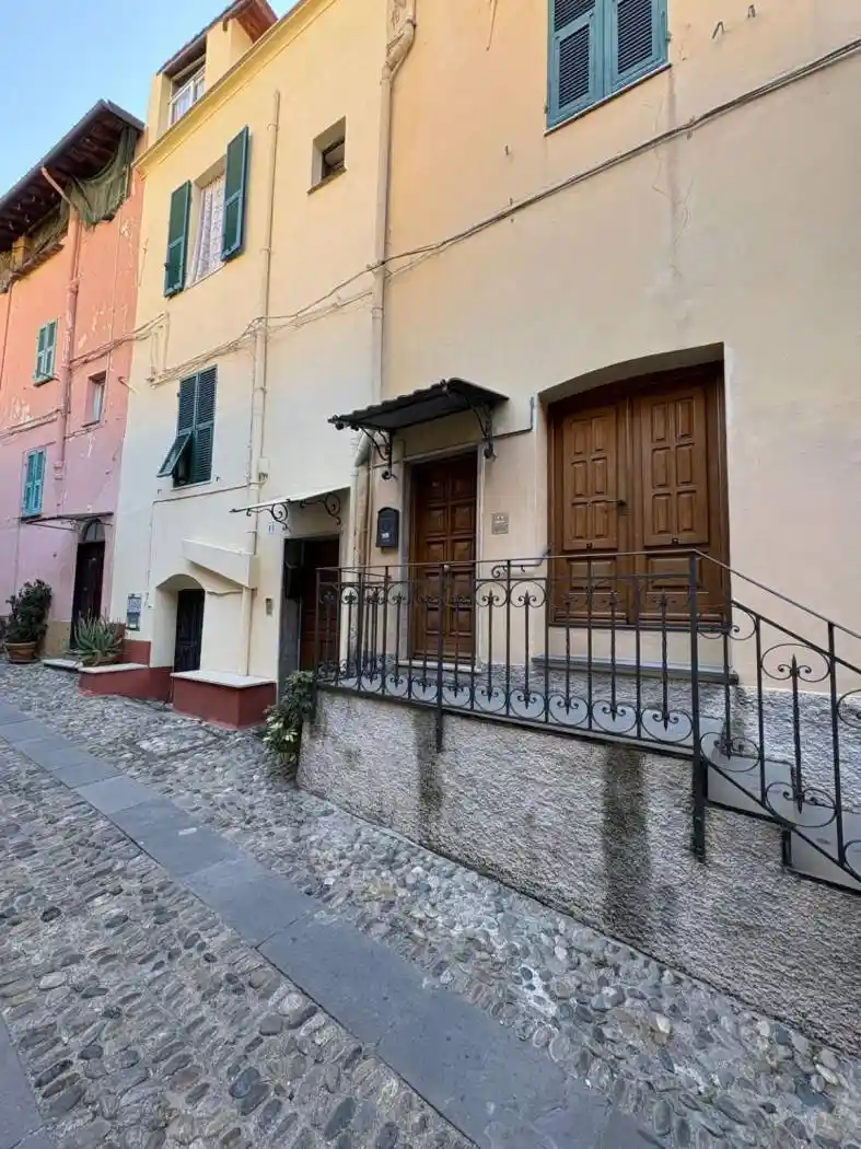 Casa indipendente in vendita a Taggia